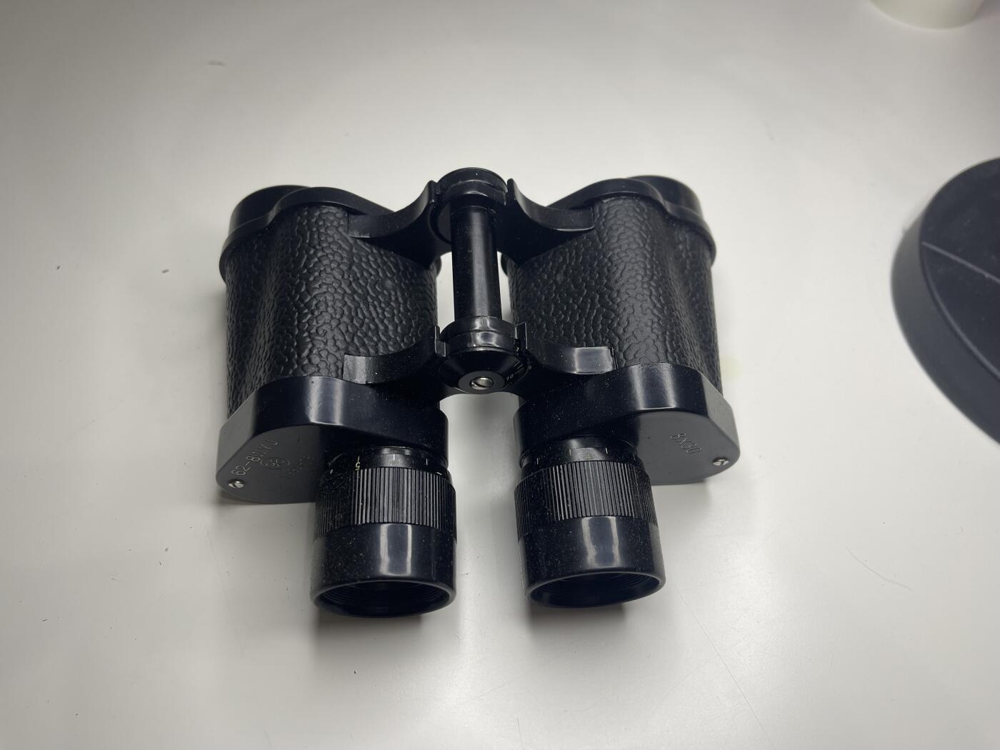 新时代收藏徽章红藏拍卖(第二十八场)  徽章纸品证书杂项 62式望远镜8x30 带一个6x30的盒子 光学效果良好 通透