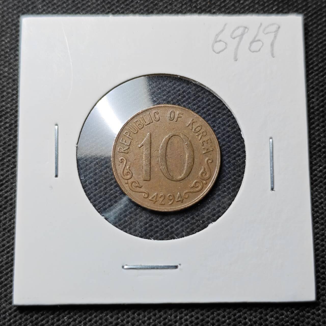 KK钱币收藏小铺  第369场  2月预留时间 周末发货  4294韩国10韩元木槿花铜币 深打