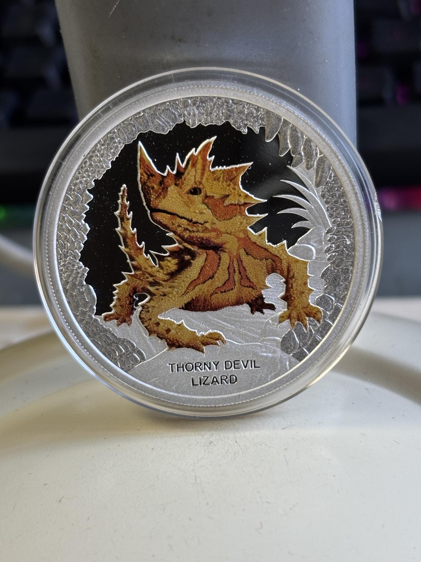 第181期拍卖 图瓦卢2014年危险动物系列棘手魔鬼蜥蜴彩色纪念银币，1盎司，999银，发行量5000枚