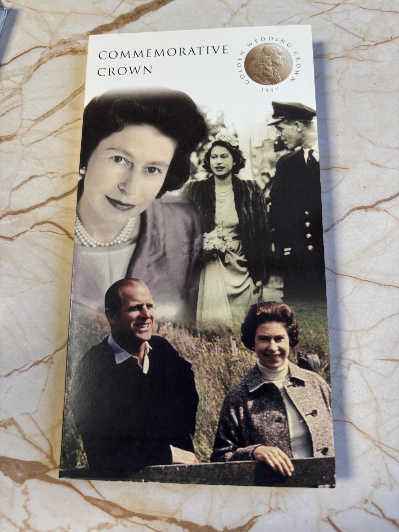 第181期拍卖 英国1997年女王金婚5镑克朗型纪念币册装