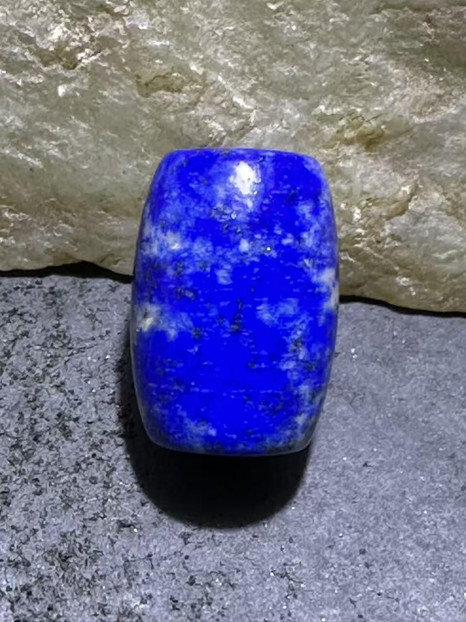 精美阿富汗老矿青金石桶珠一颗，，