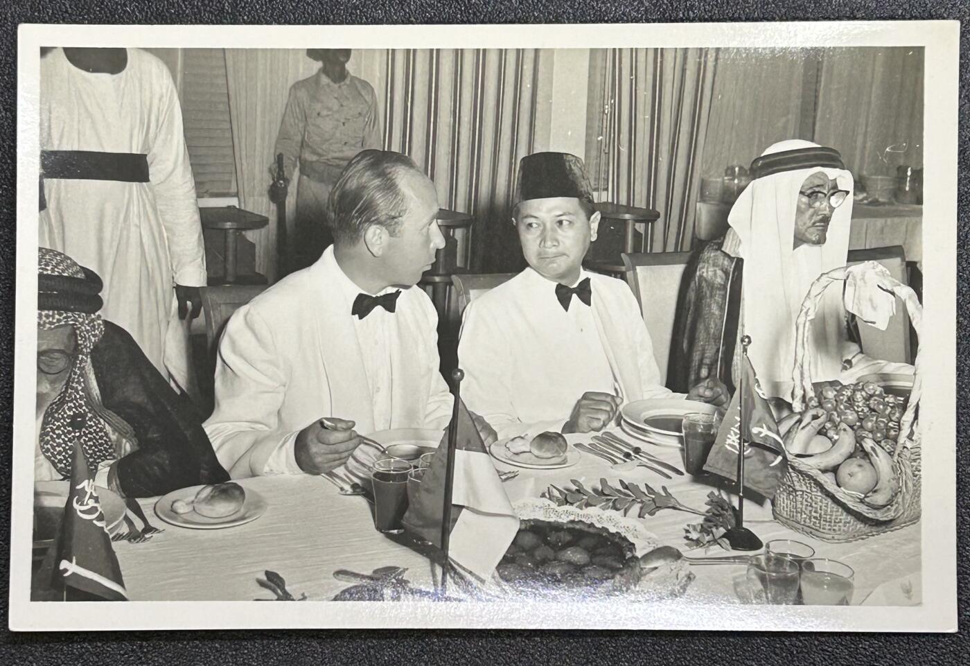 西秦中古拍卖第六十五期 印度尼西亚早期外交照片