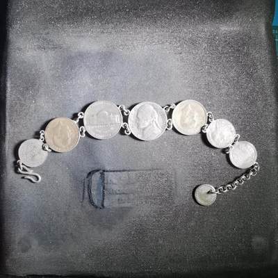 沼泽如烟--第901场 - 手链一条多枚银币银链焊接