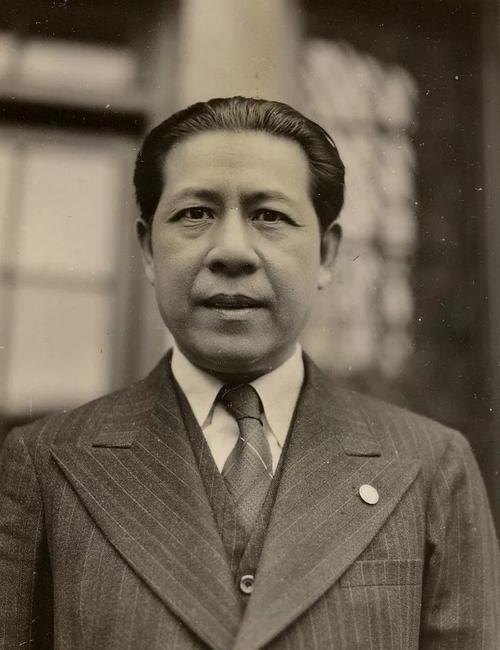 【第壹場】近代勋奖章徽章服饰杂项专场