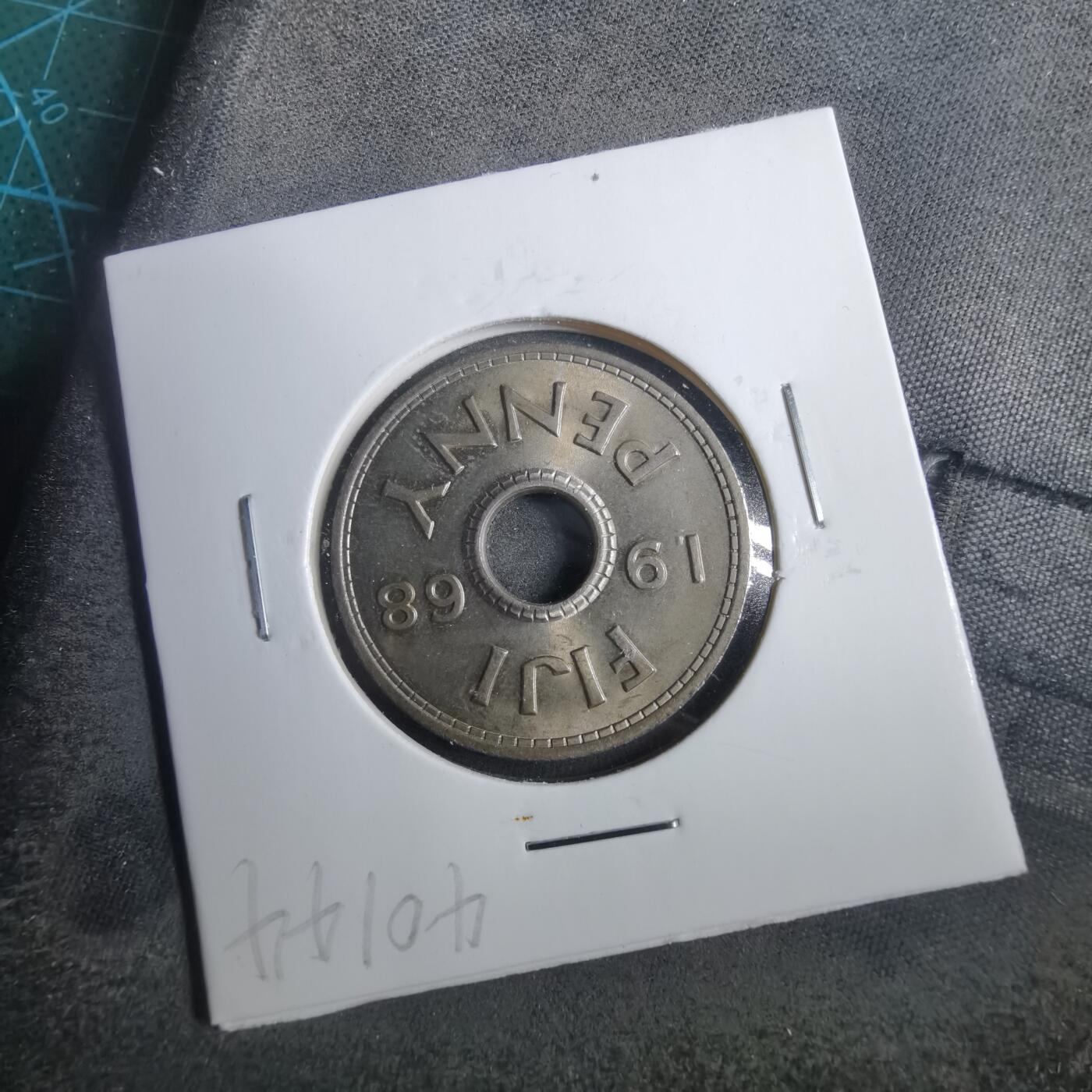 沼泽如烟--第902场 斐济1968年1便士