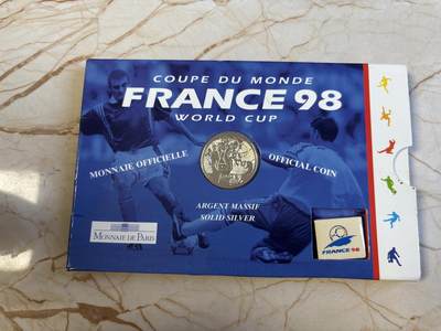 第181期拍卖 - 册装法国1998年世界杯纪念银币，900银，12克，发行250000枚，有氧化