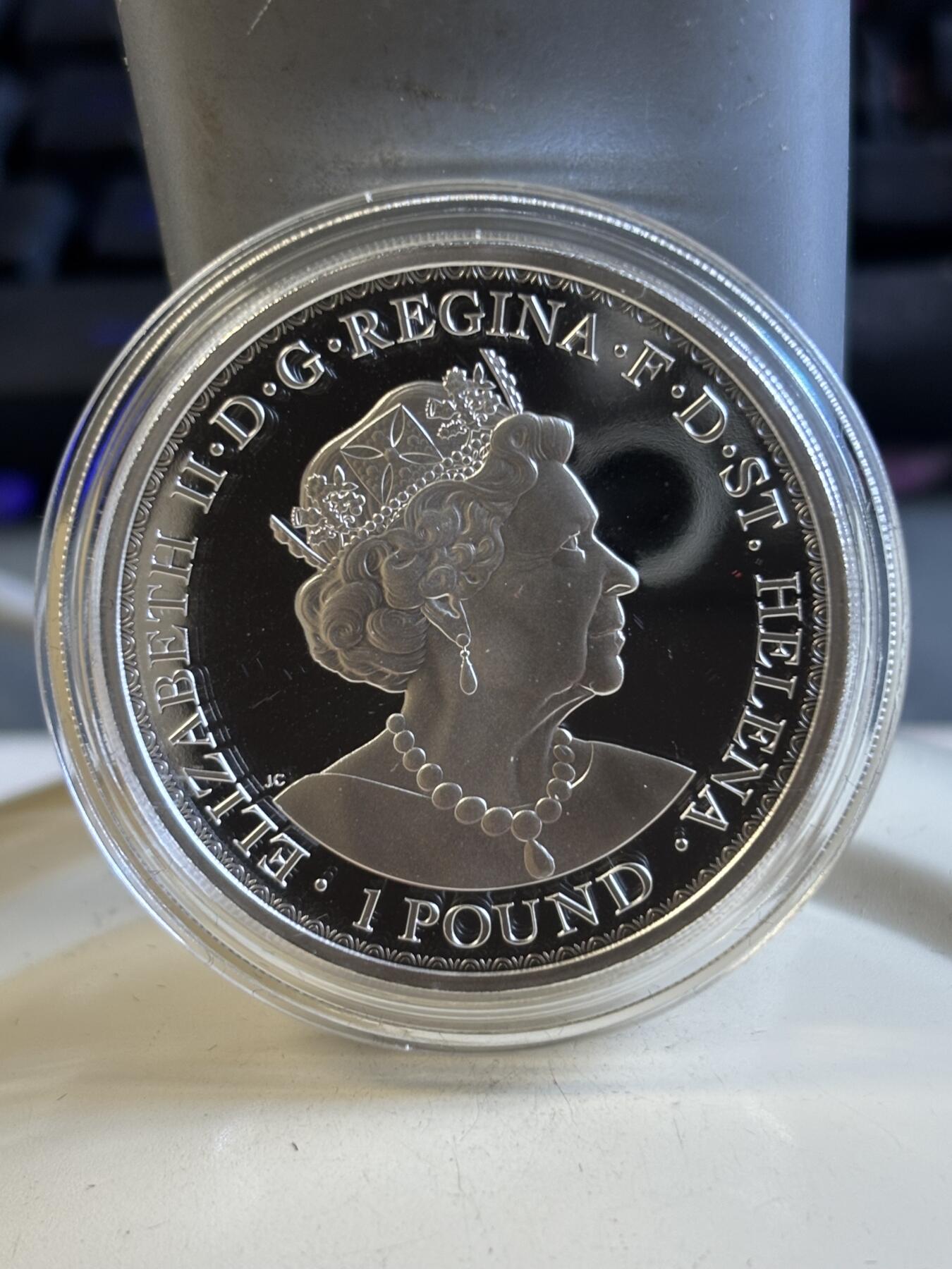 第181期拍卖 圣赫勒拿2021年尤娜和狮子系列1盎司精制镀金银币，999银镀金，发行750枚