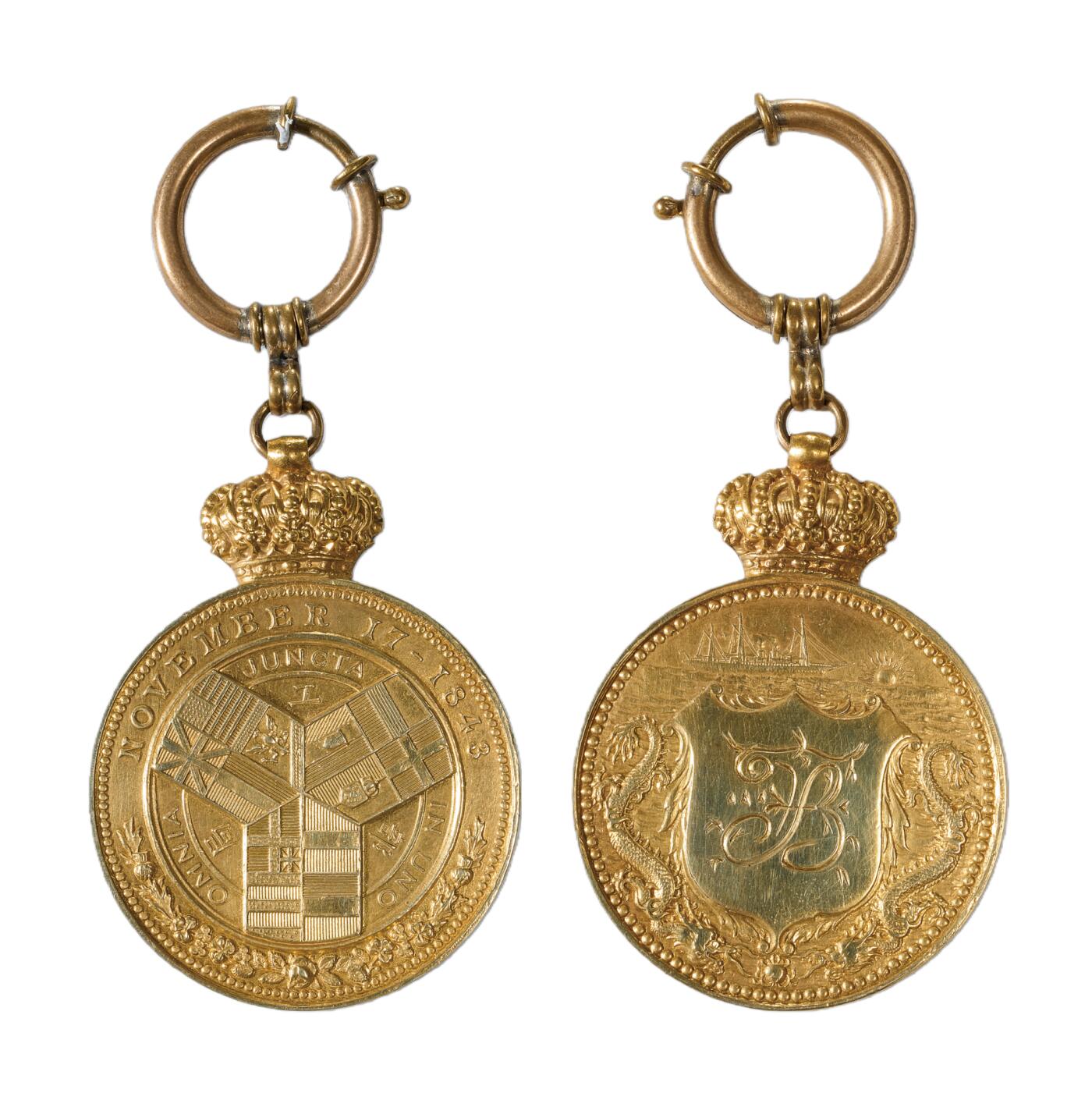 中新泰星2025年秋拍 徽章 纪念章及金银器专场 清代上海工部局银质鎏金纪念章一枚