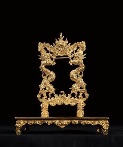 中新泰星2025年秋拍 徽章 纪念章及金银器专场 - 清代法国驻上海总领事“那齐”获金质牌坊一件