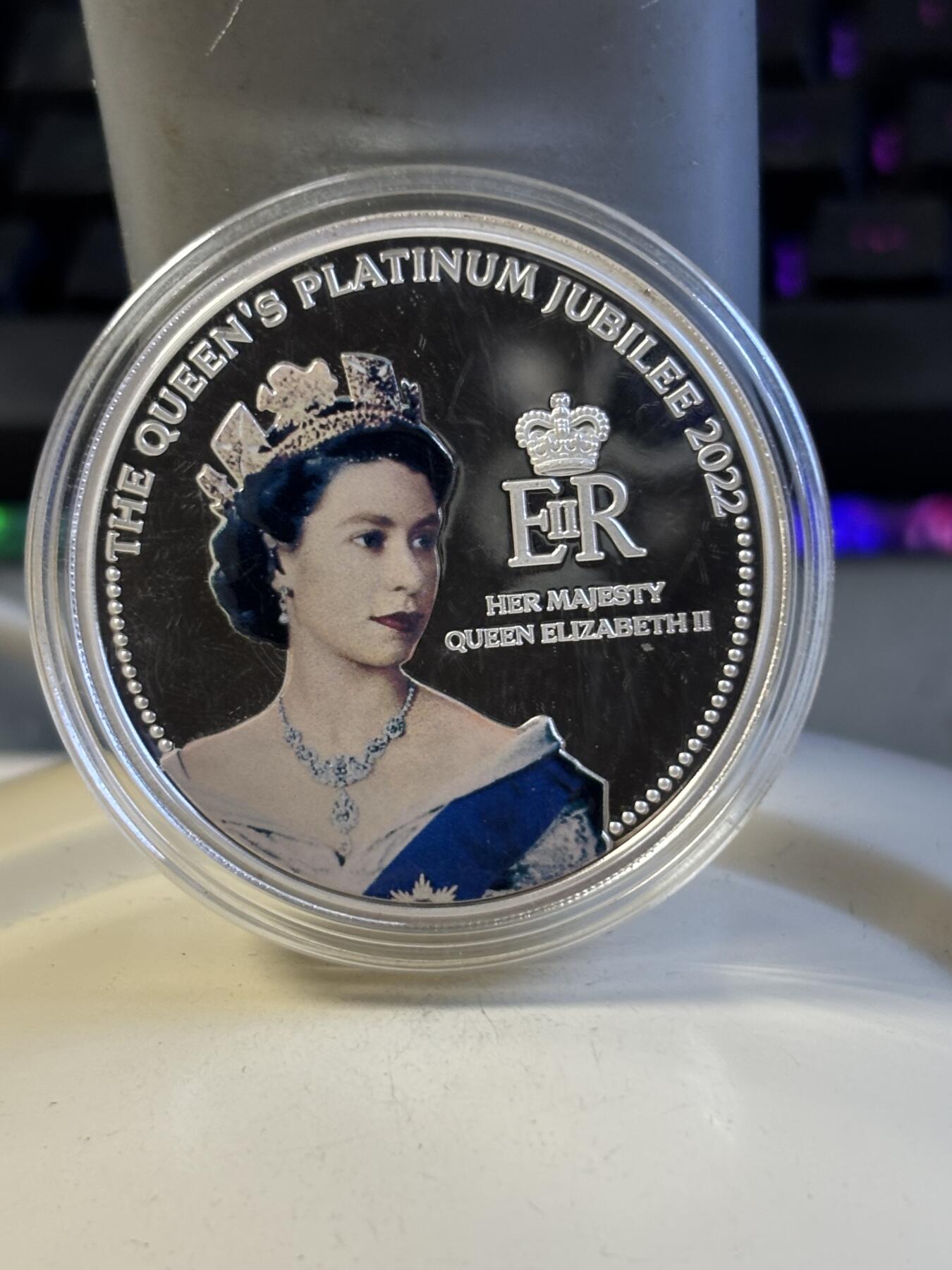 第181期拍卖 卡装萨摩亚2022年伊丽莎白二世登基70周年镀银彩色纪念币