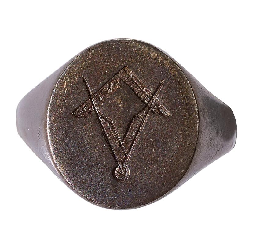 中新泰星2025年秋拍 徽章 纪念章及金银器专场 民国洪门致公党会员银质戒指一枚