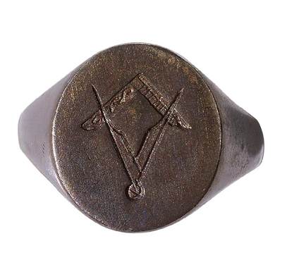 中新泰星2025年秋拍 徽章 纪念章及金银器专场 - 民国洪门致公党会员银质戒指一枚