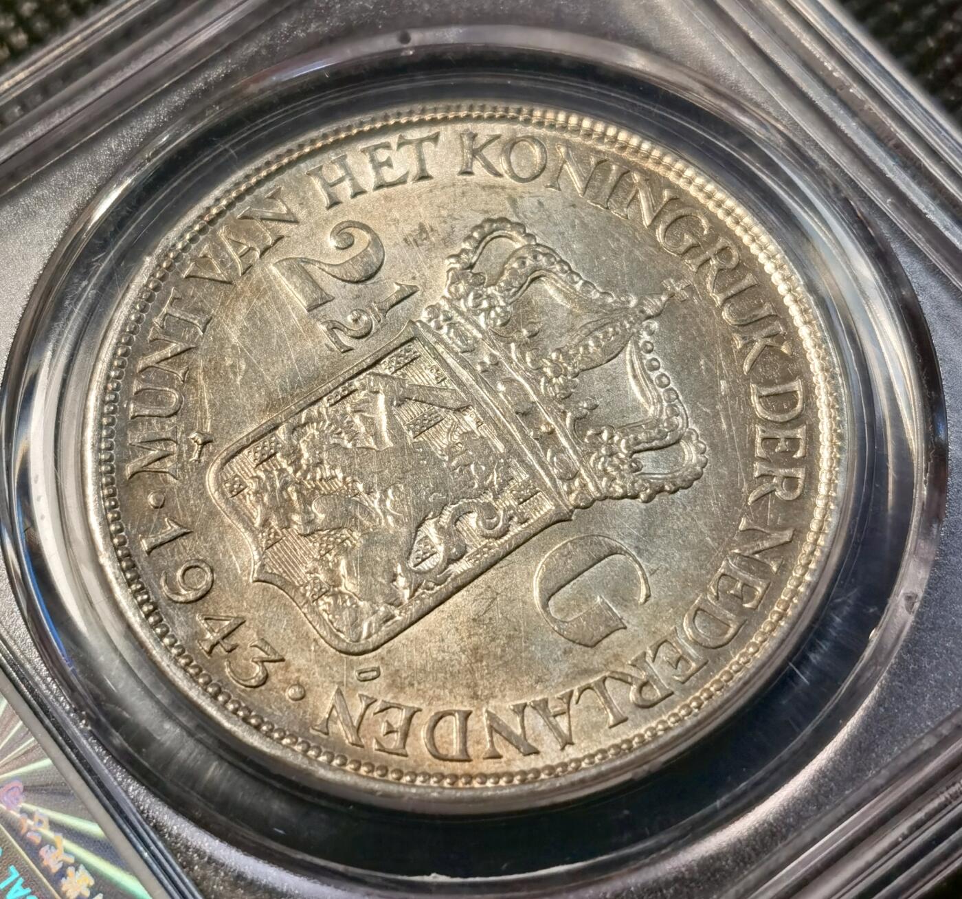 甄臻铺-世界币章拍卖（第39期）送拍享返佣金等优惠多多 公博-MS63 荷兰东印度2.5GULDEN银币 1943-D 威廉敏娜女王 淡金色彩 有转光