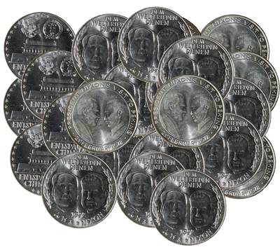 中新泰星2025年秋拍 钱币纪念章专场 - 1971年社会主义阵营伟人像金属纪念章一组二十七枚