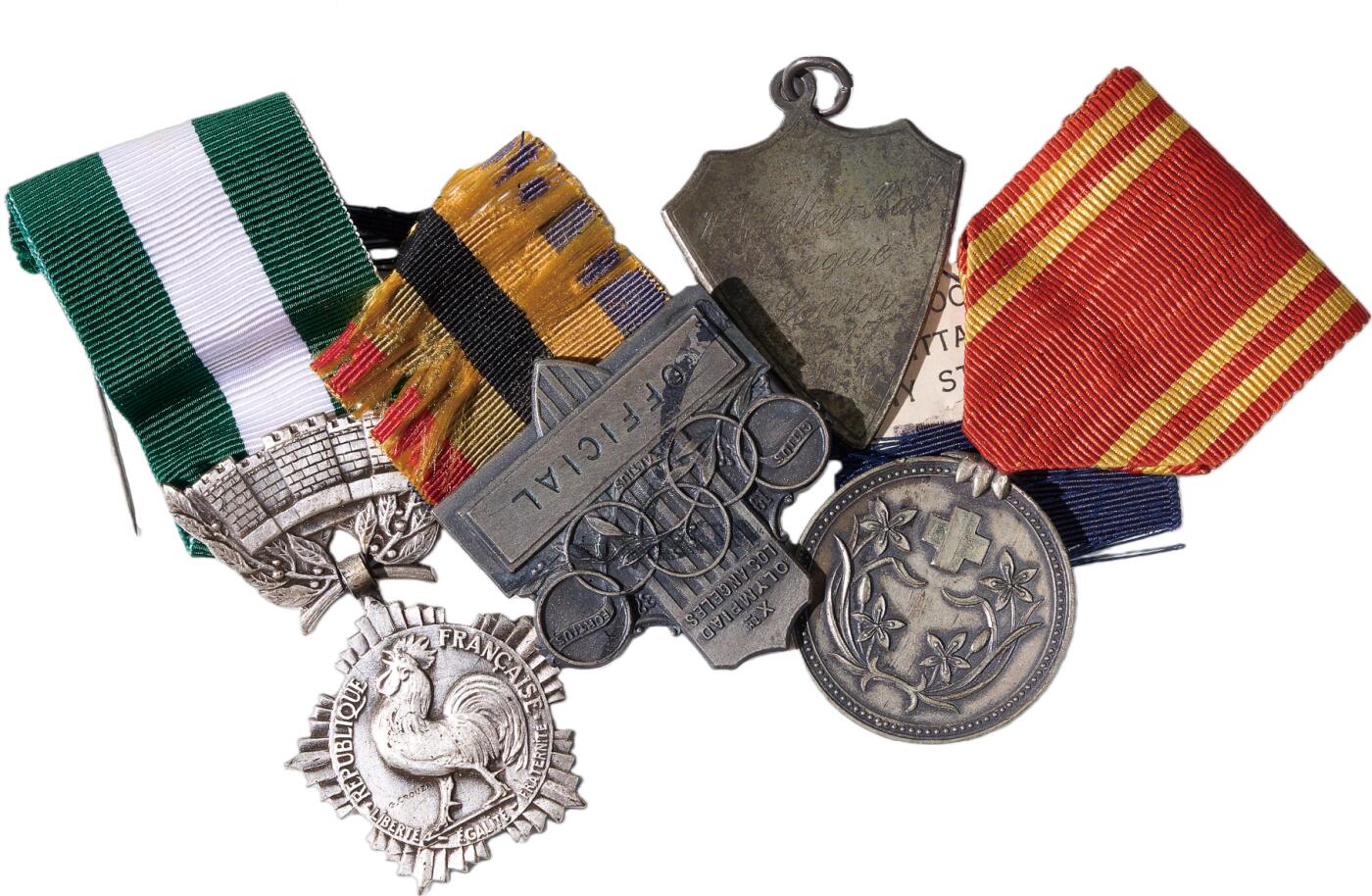 中新泰星2025年秋拍 徽章 纪念章及金银器专场 外国纪念章四枚一组