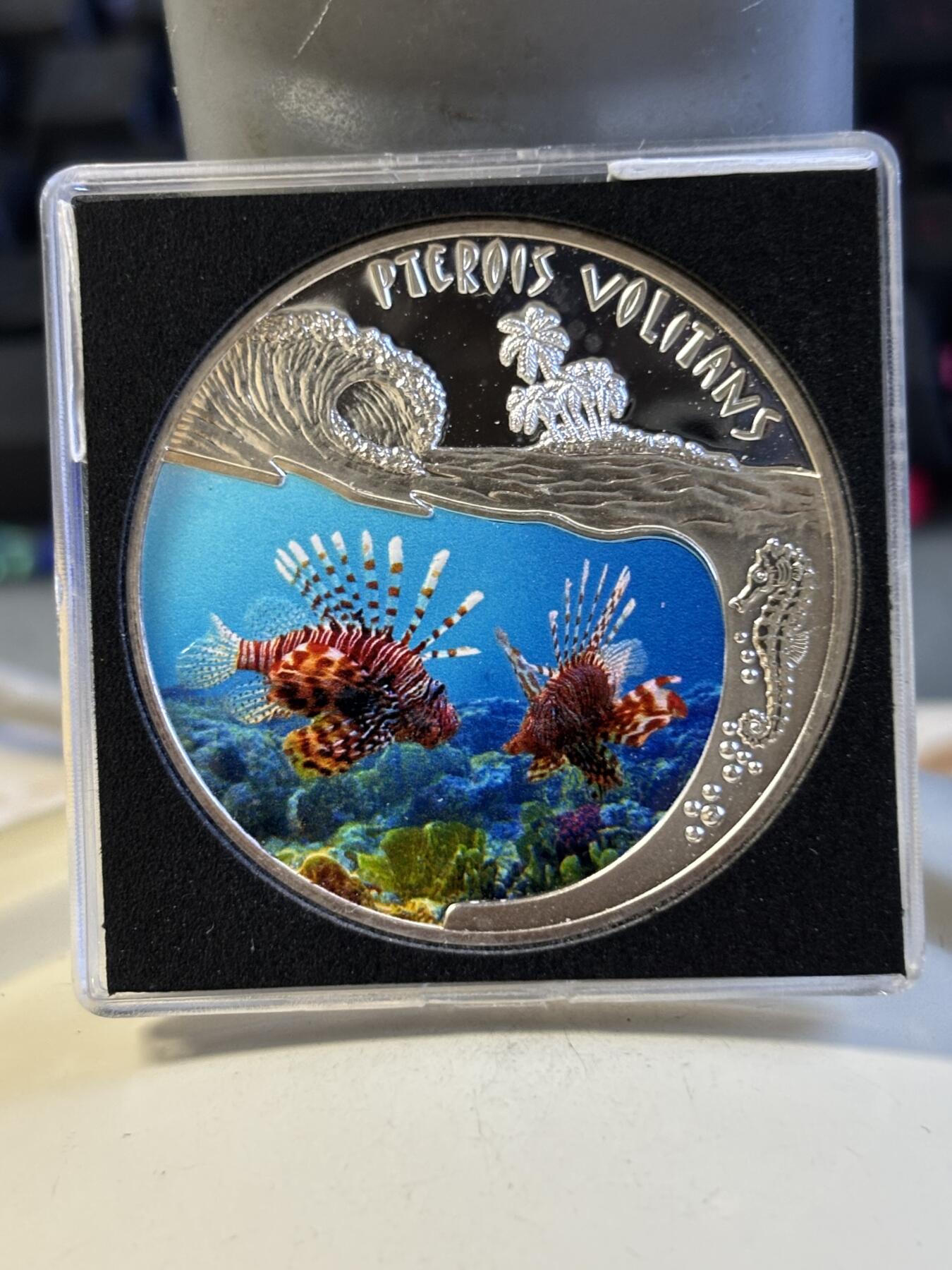 第181期拍卖 卢旺达2010年海底鱼类彩色纪念银币，20克，999银，有白斑