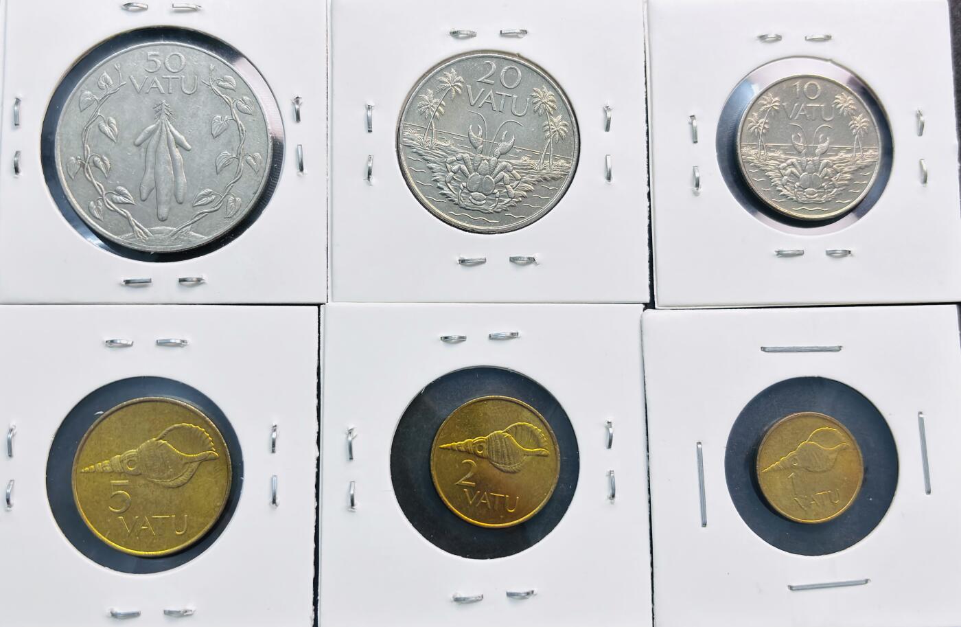 文馨钱币收藏第 281 场，【 长期接收代拍品】银元，银币，套币，纸币专场（本场截拍后休息三天，19 号发货） 1999 年瓦努阿图 6 枚套币