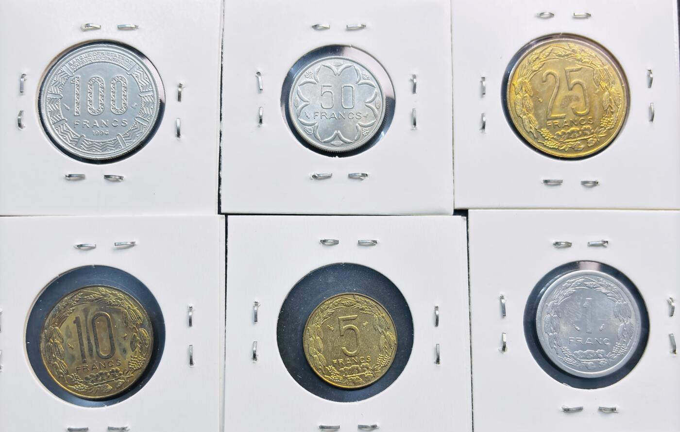 文馨钱币收藏第 281 场，【 长期接收代拍品】银元，银币，套币，纸币专场（本场截拍后休息三天，19 号发货） 原光全新中非 6 枚套 1-100 法郎