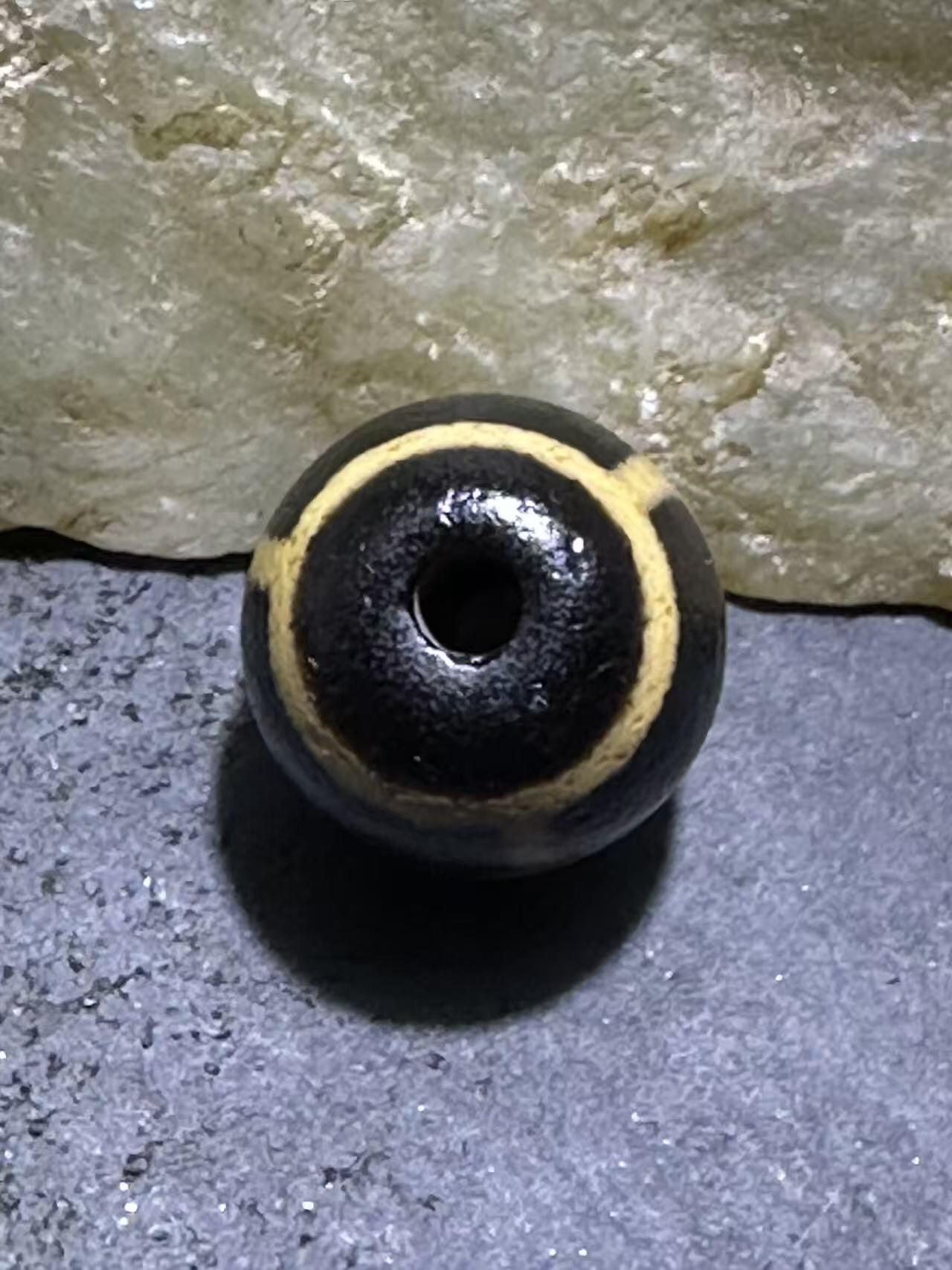 仅此一颗，精品藏传龟甲玛瑙天珠一颗，，