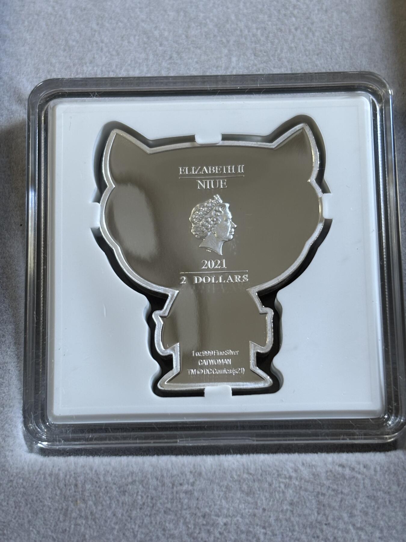 第181期拍卖 纽埃2021年Chibi系列猫女1盎司卡通纪念彩色银币，999银，发行2000枚