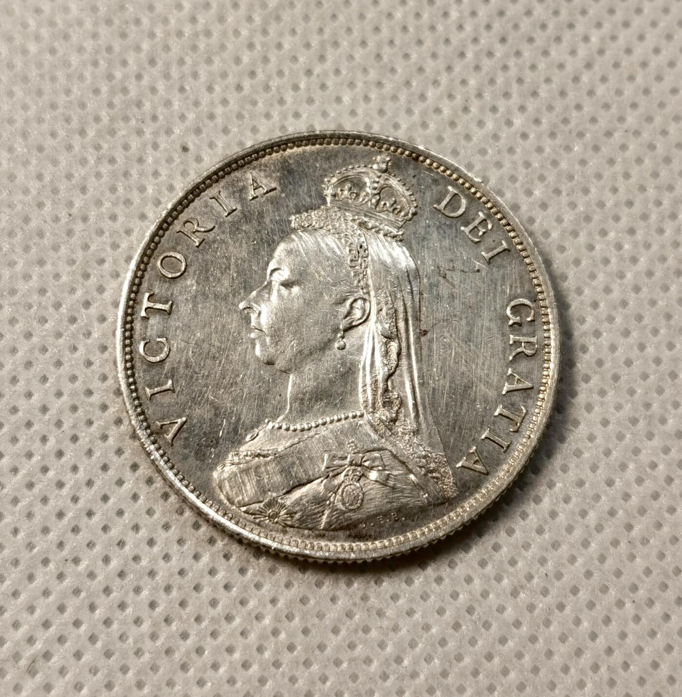 甄臻铺-世界币章拍卖（第39期）送拍享返佣金等优惠多多