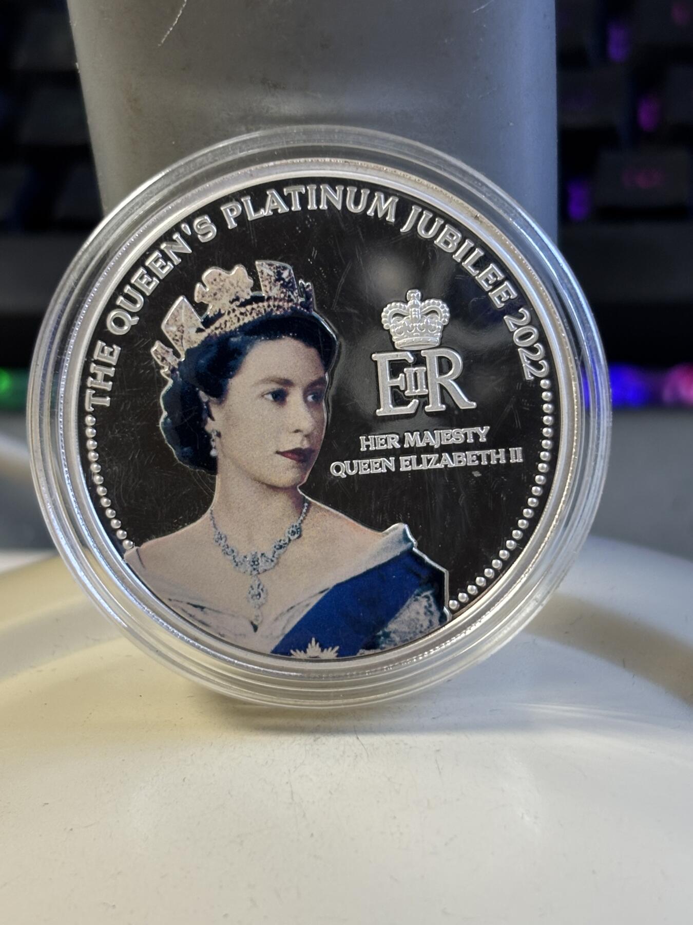 第181期拍卖 卡装萨摩亚2022年伊丽莎白二世登基70周年镀银彩色纪念币