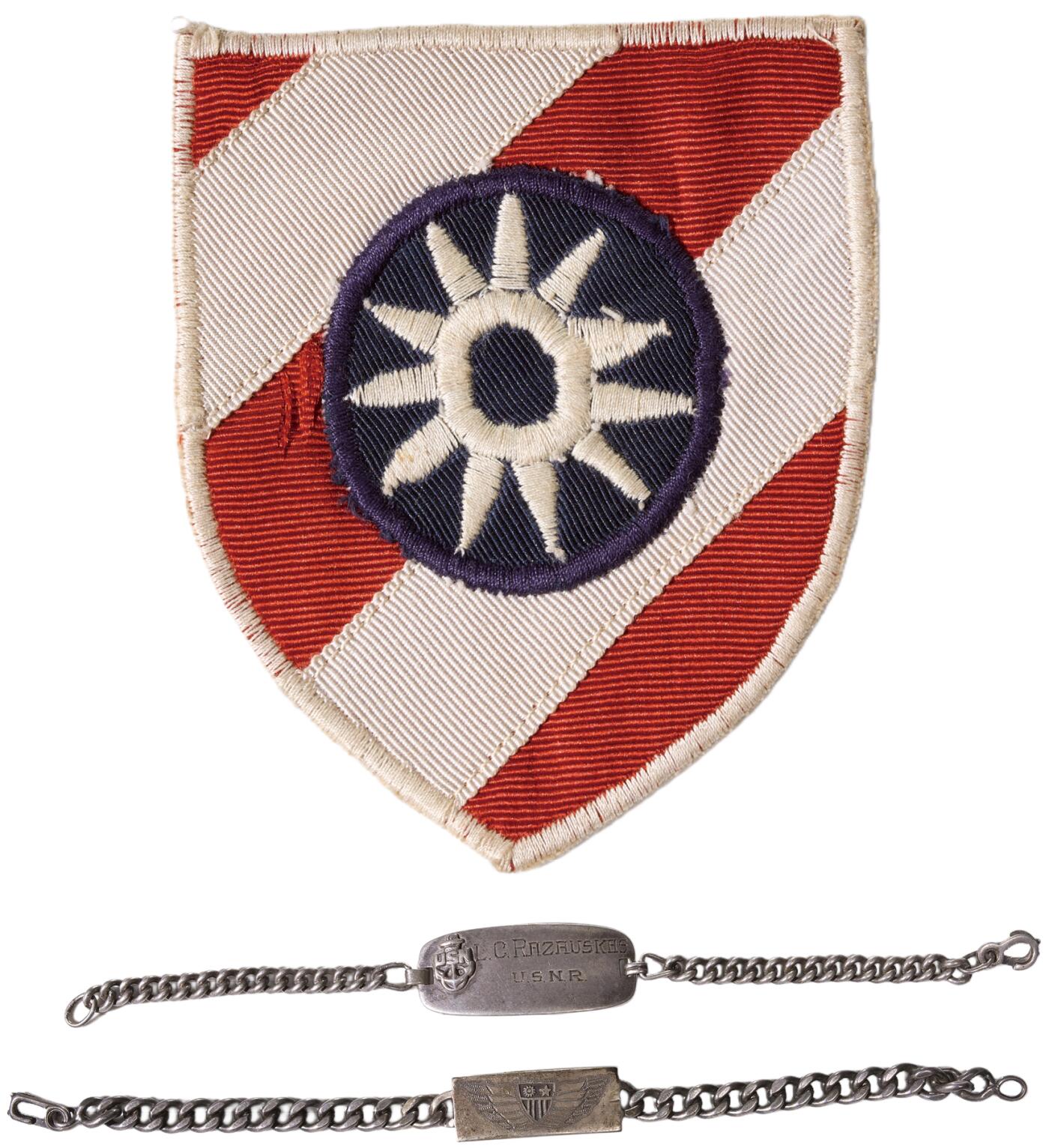 中新泰星2025年秋拍 徽章 纪念章及金银器专场 民国抗战军事委员会驻滇干训班臂标及手链一组