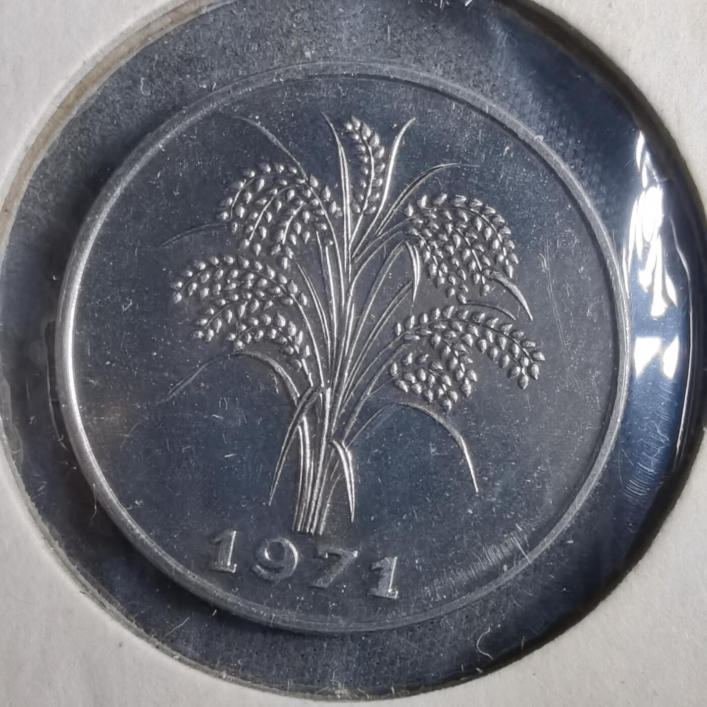 沼泽如烟--第902场 越南1971年1盾