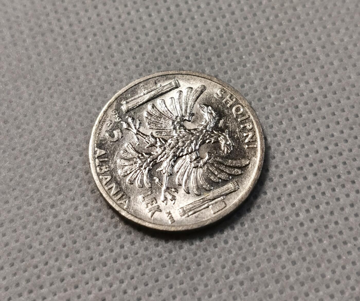 甄臻铺-世界币章拍卖（第39期）送拍享返佣金等优惠多多