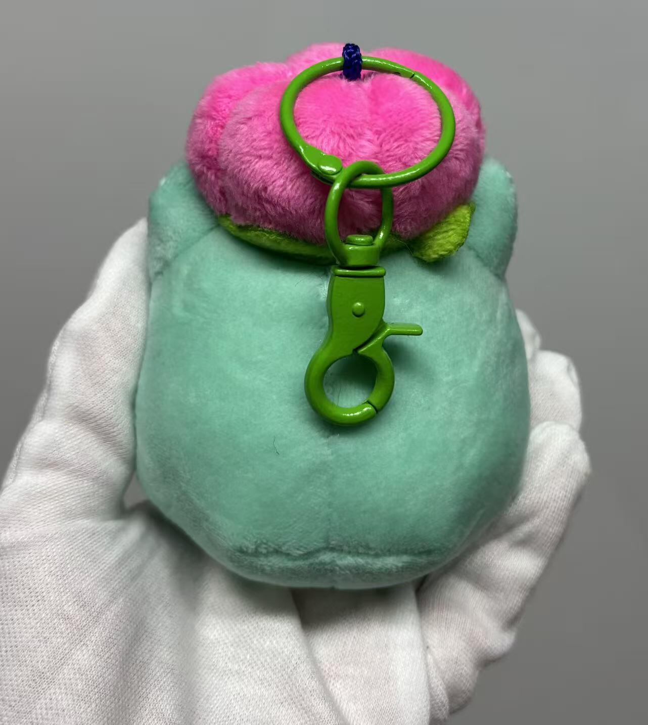 零元拍：潮流展热卖的OWSON毛绒公仔：妙蛙种子