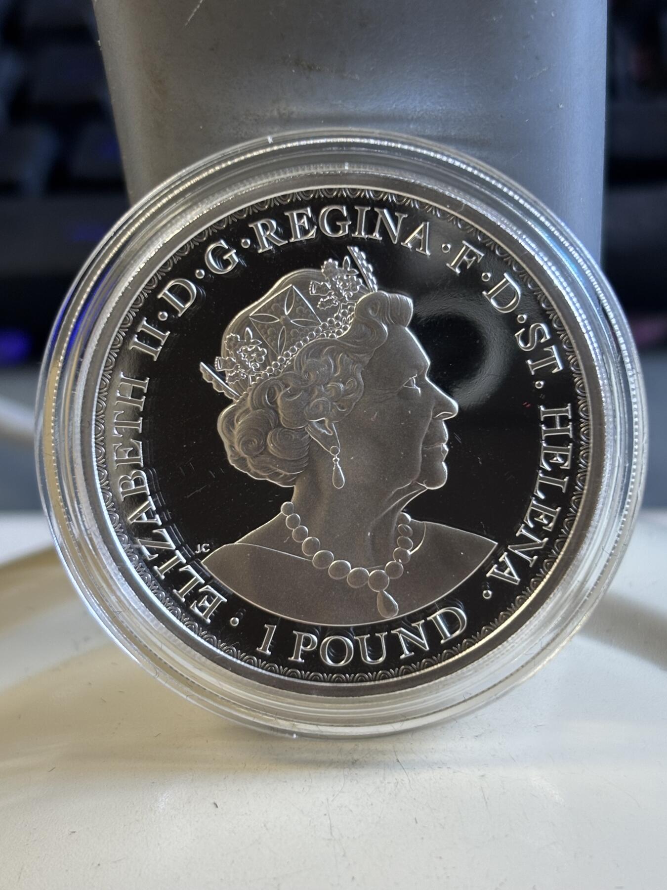 第181期拍卖 圣赫勒拿2021年尤娜和狮子系列1盎司精制镀金银币，999银镀金，发行750枚