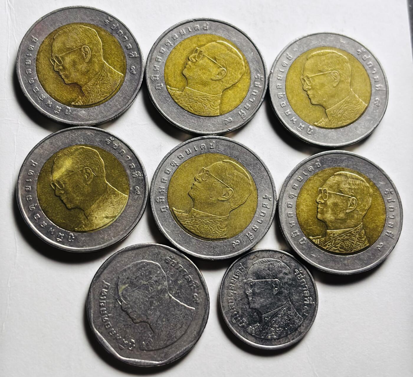 文馨钱币收藏第 281 场，【 长期接收代拍品】银元，银币，套币，纸币专场（本场截拍后休息三天，19 号发货） 泰国中年国王 8 枚，包含 6 枚双色纪念币