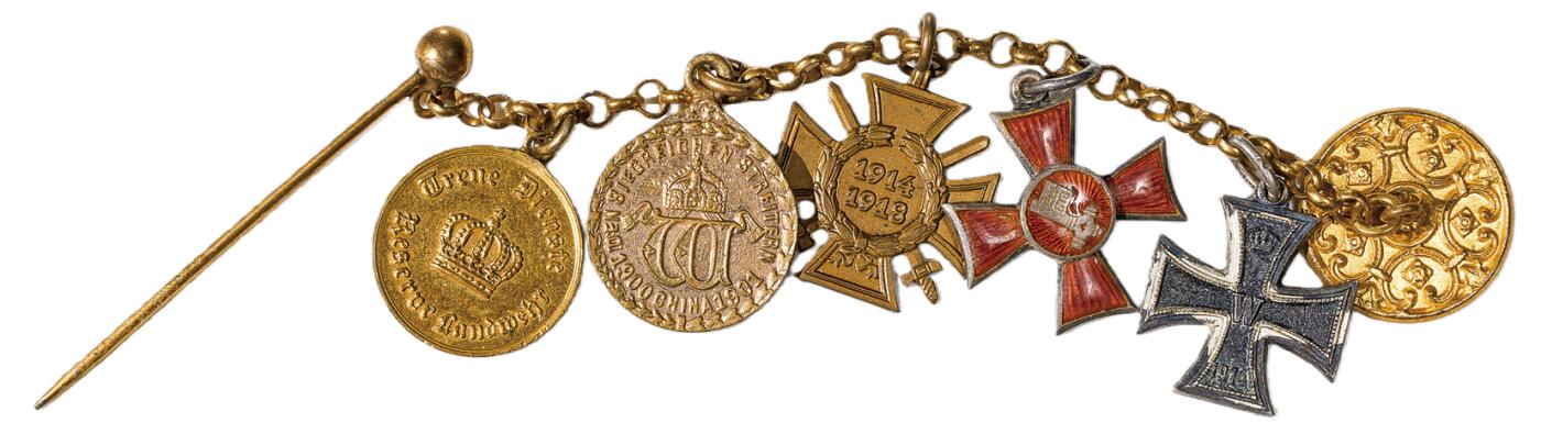 中新泰星2025年秋拍 徽章 纪念章及金银器专场 19世纪外国联排迷你勋章一件