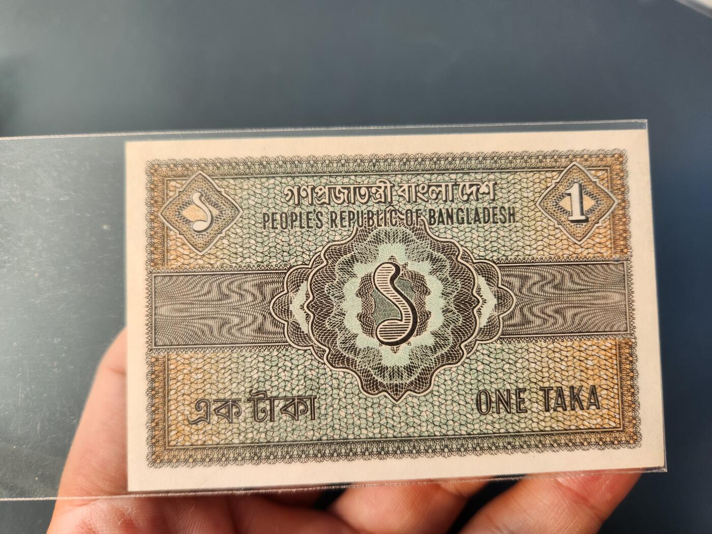 11月14号晚上8点 外国纸币自动截拍第56场 新品有针眼