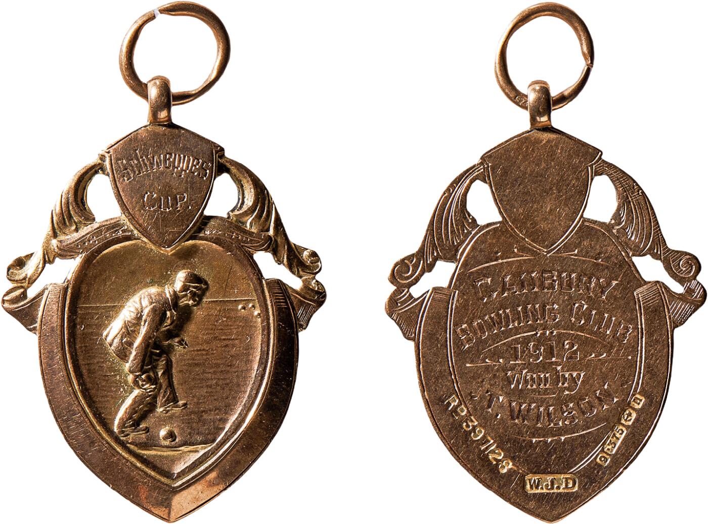 中新泰星2025年秋拍 徽章 纪念章及金银器专场 19世纪英国门球俱乐部K金奖章一枚