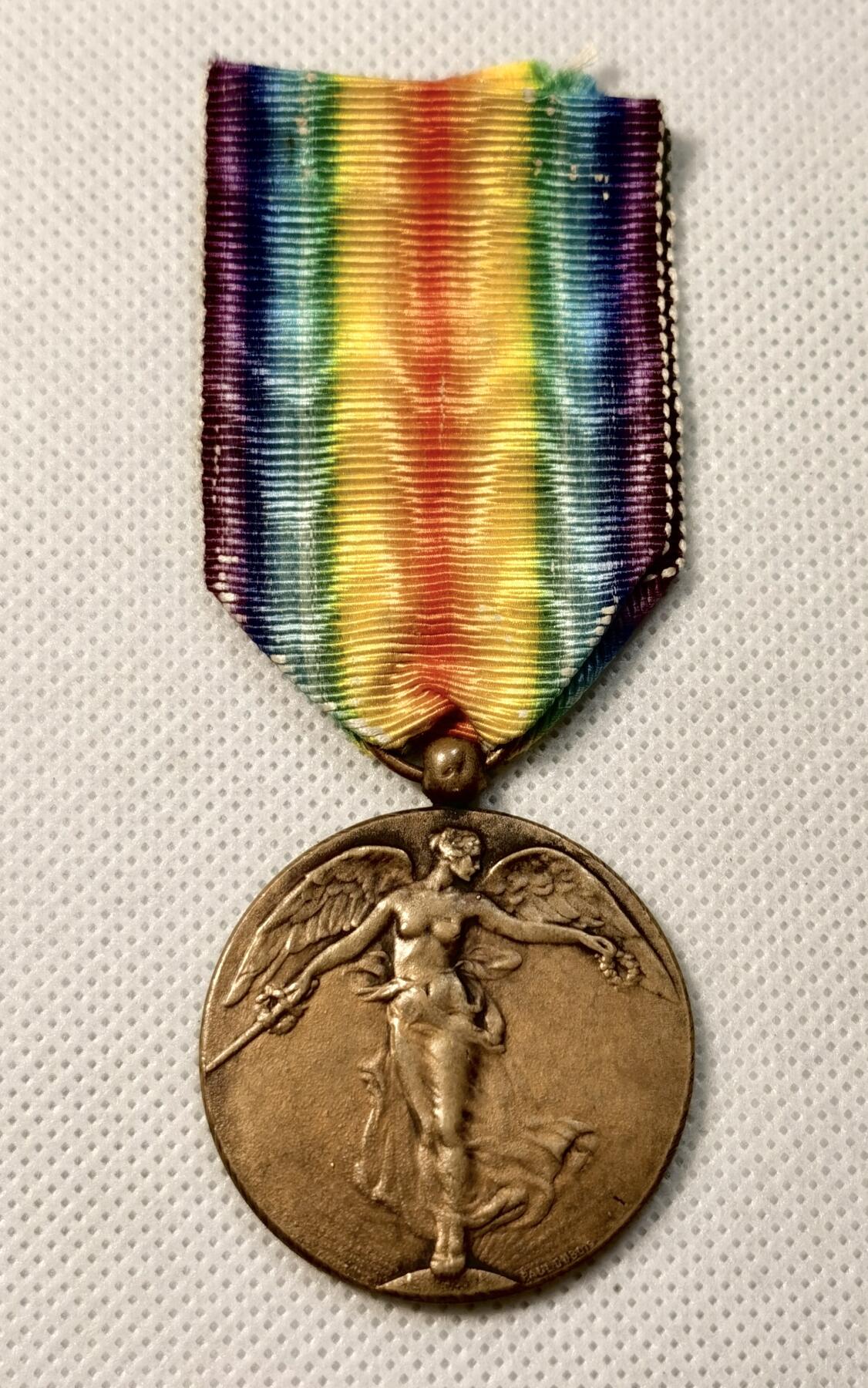 甄臻铺-世界币章拍卖（第39期）送拍享返佣金等优惠多多 比利时一战胜利奖章铜 彩色绶带