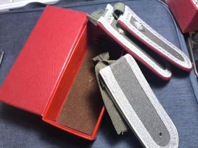 罗岚⭐爱藏⭐精品专拍第七场-分享拍场赚佣（周六有群拍，详细看简介） - 民主德国人民军定制肩章盒一套 含史塔西（国家安全部）志愿下士官、人民军军士肩章