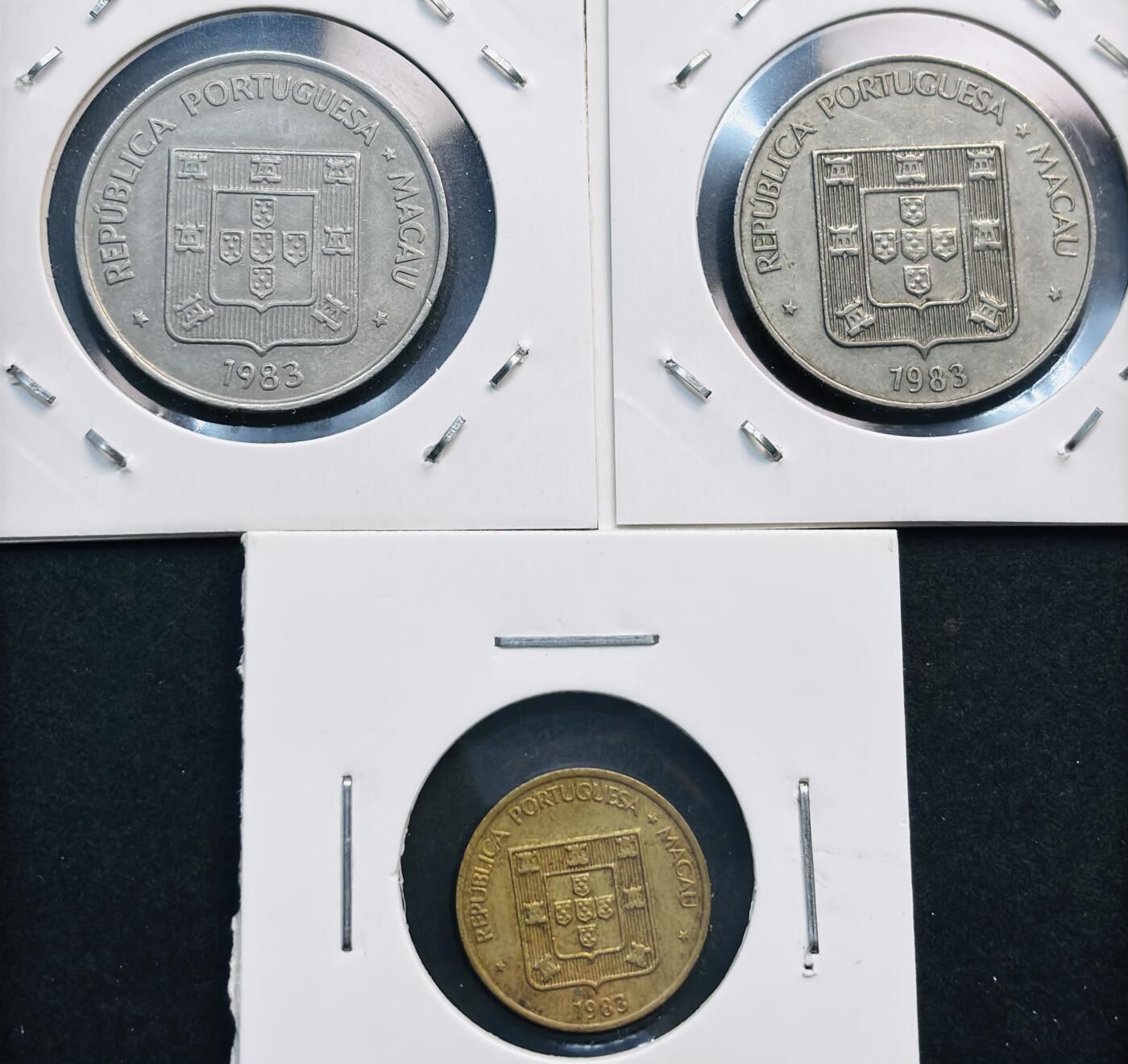 文馨钱币收藏第 281 场，【 长期接收代拍品】银元，银币，套币，纸币专场（本场截拍后休息三天，19 号发货） 极美品 1983 年澳门，大小龙五元各一枚，福字一毫，共 3 枚