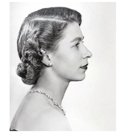 单枚价 英国1970年伊丽莎白 镀金高浮雕精制币章吊坠 30MM