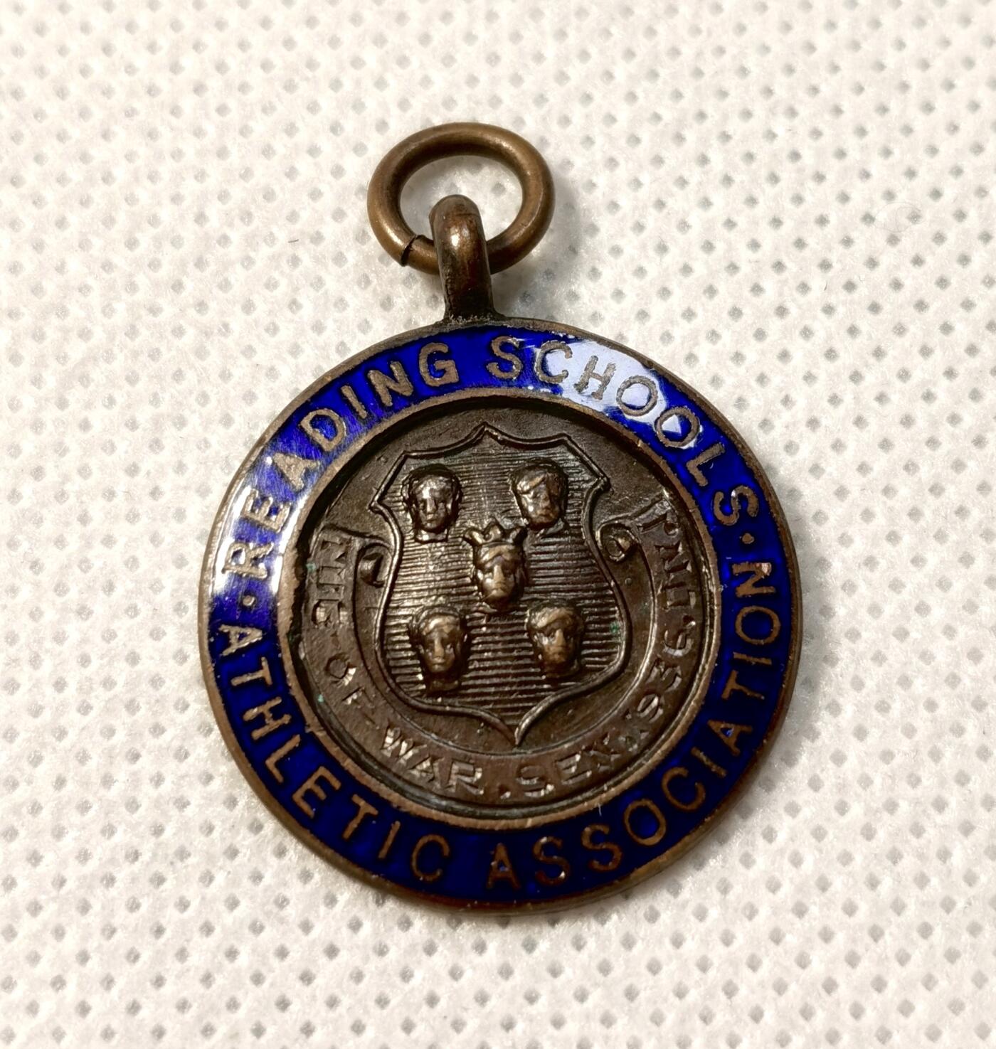 甄臻铺-世界币章拍卖（第39期）送拍享返佣金等优惠多多 英国伯克郡雷丁学院体育协会铜章 拔河比赛   1936/1935 两枚  24.6mm