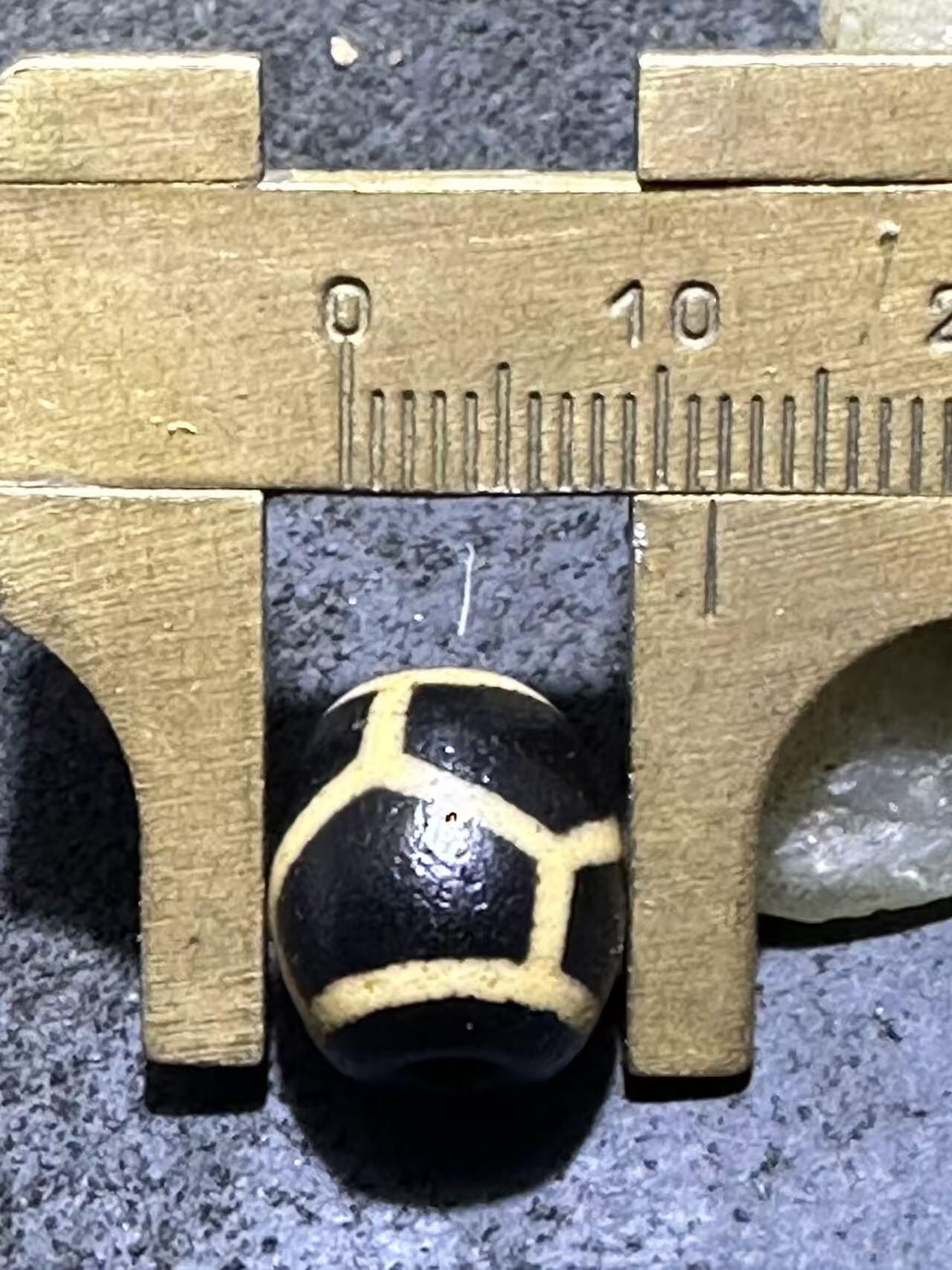 仅此一颗，精品藏传龟甲玛瑙天珠一颗，，