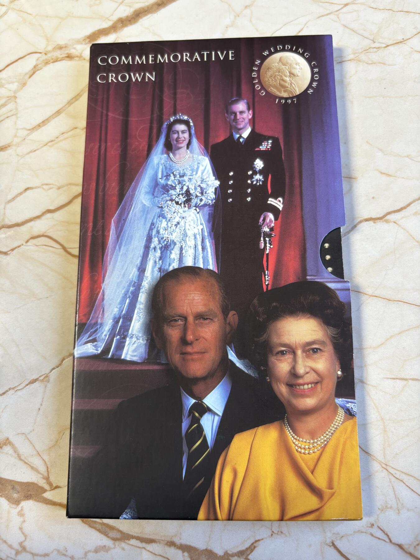 第181期拍卖 英国1997年女王金婚5镑克朗型纪念币册装