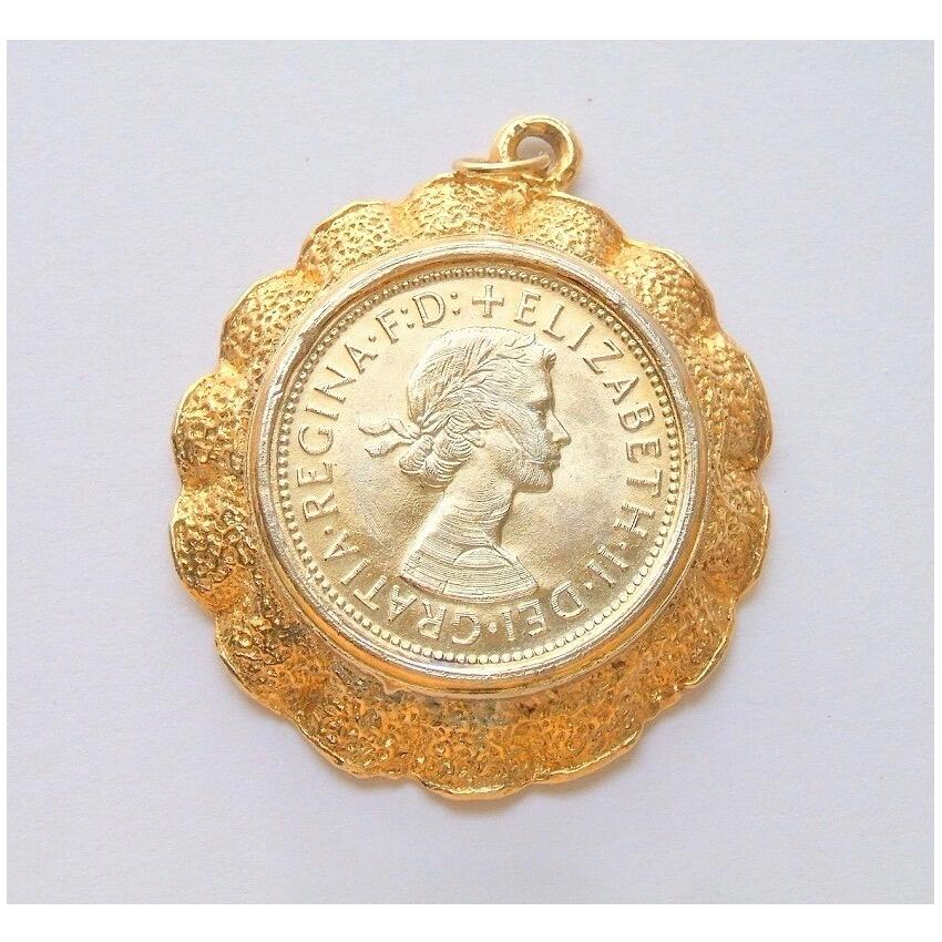 英国1967年 伊丽莎白镀金高浮雕精制币章吊坠 40MM