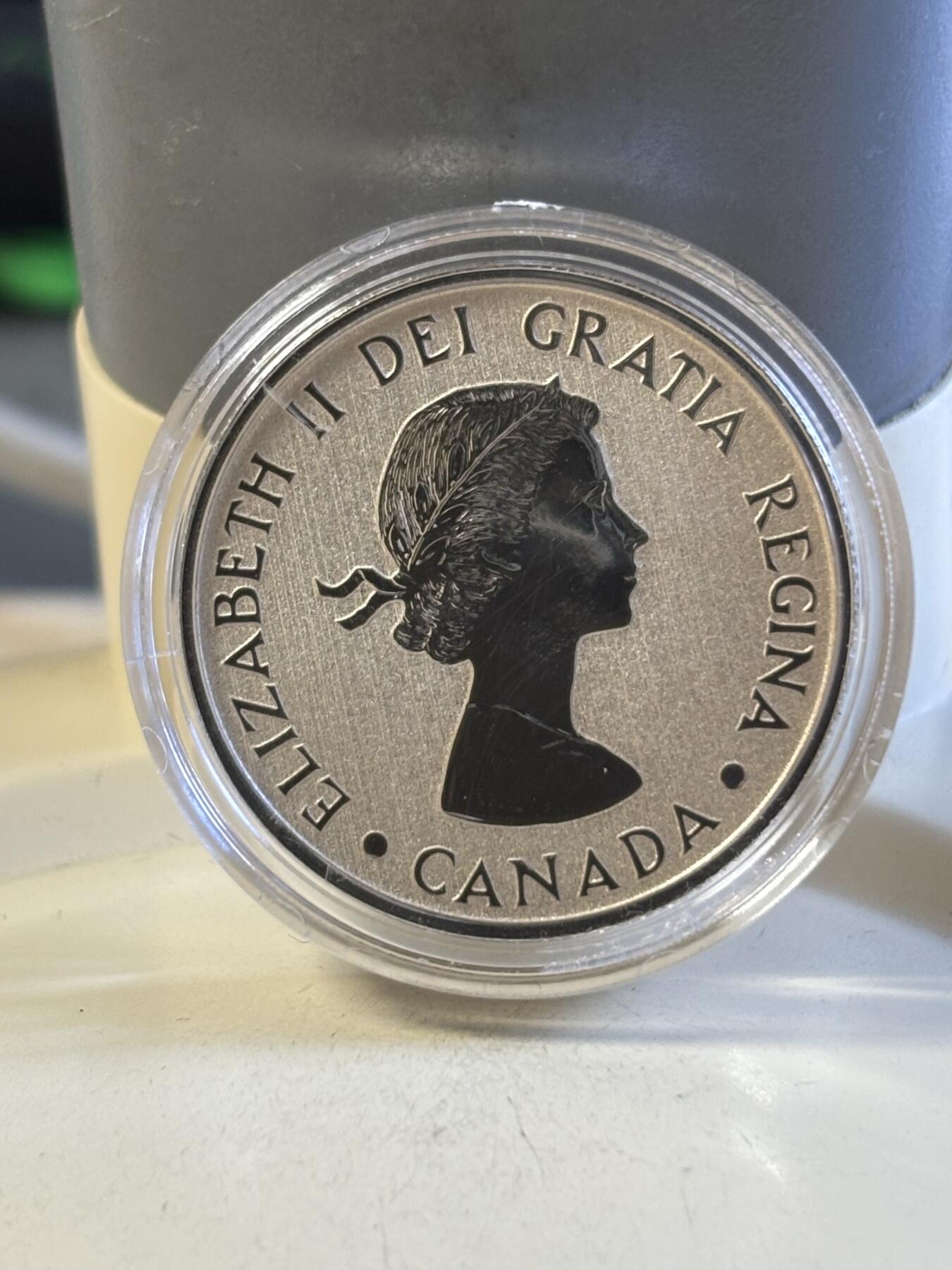 第181期拍卖 卡装加拿大2012年20换20系列伊丽莎白登基纪念银币，9999银，7.96克