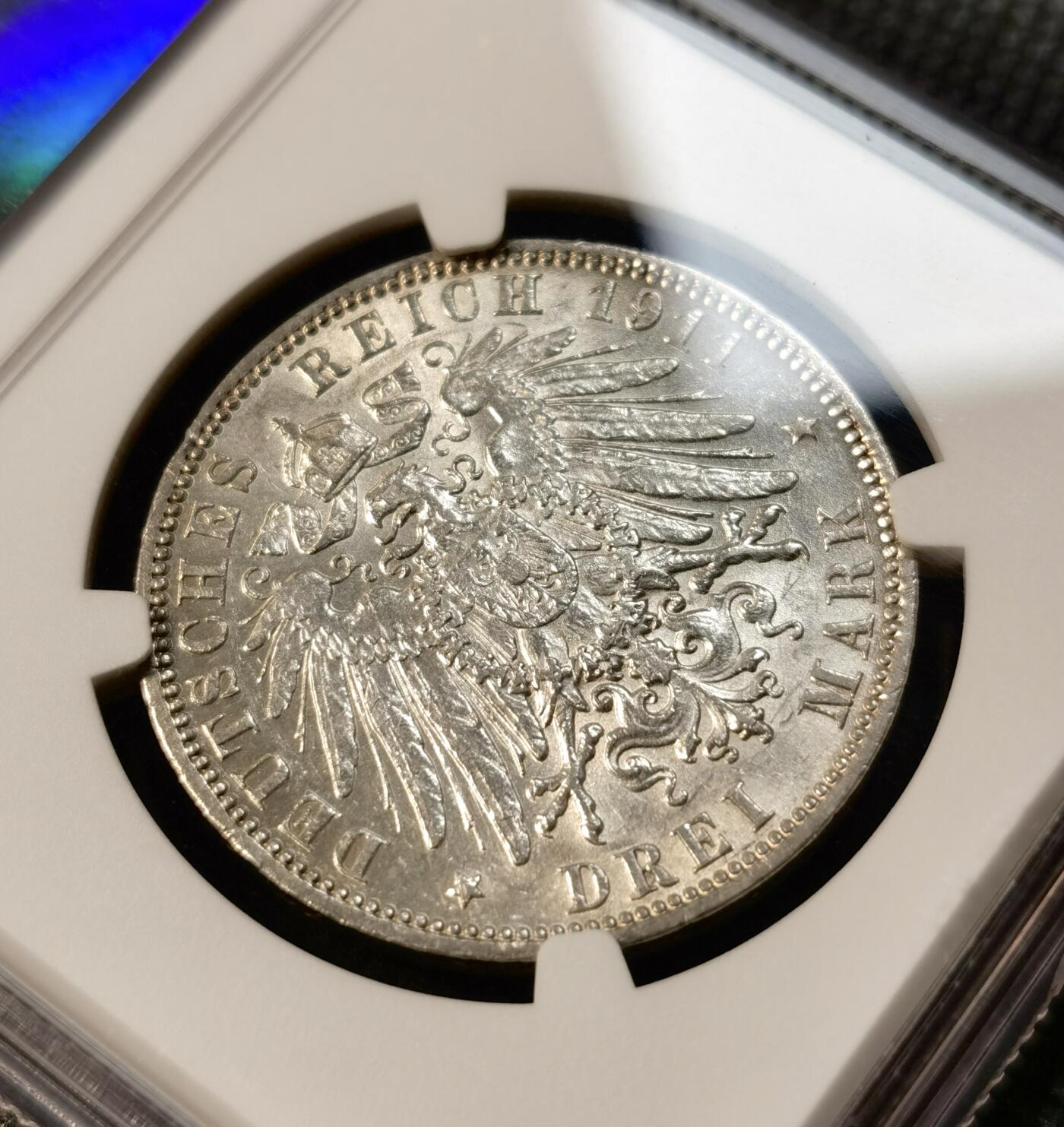 甄臻铺-世界币章拍卖（第39期）送拍享返佣金等优惠多多 NGC-AUD 1911J汉堡3马克 状态很好 淡金色彩