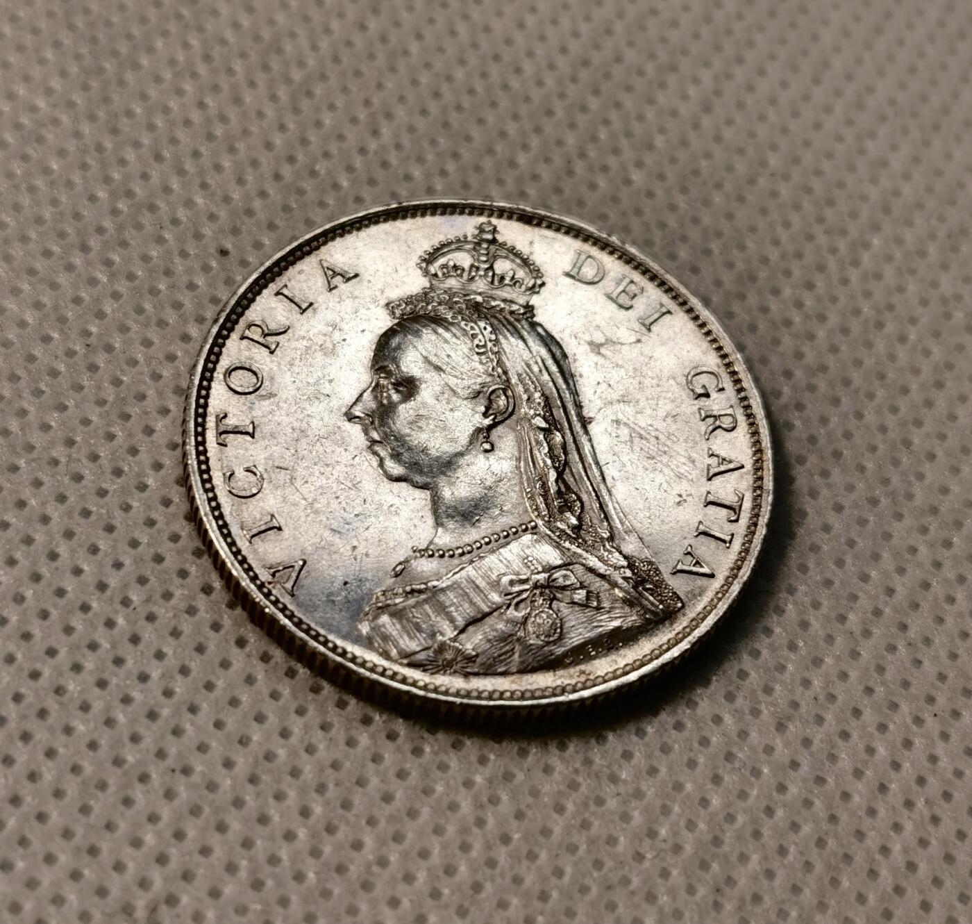 甄臻铺-世界币章拍卖（第39期）送拍享返佣金等优惠多多