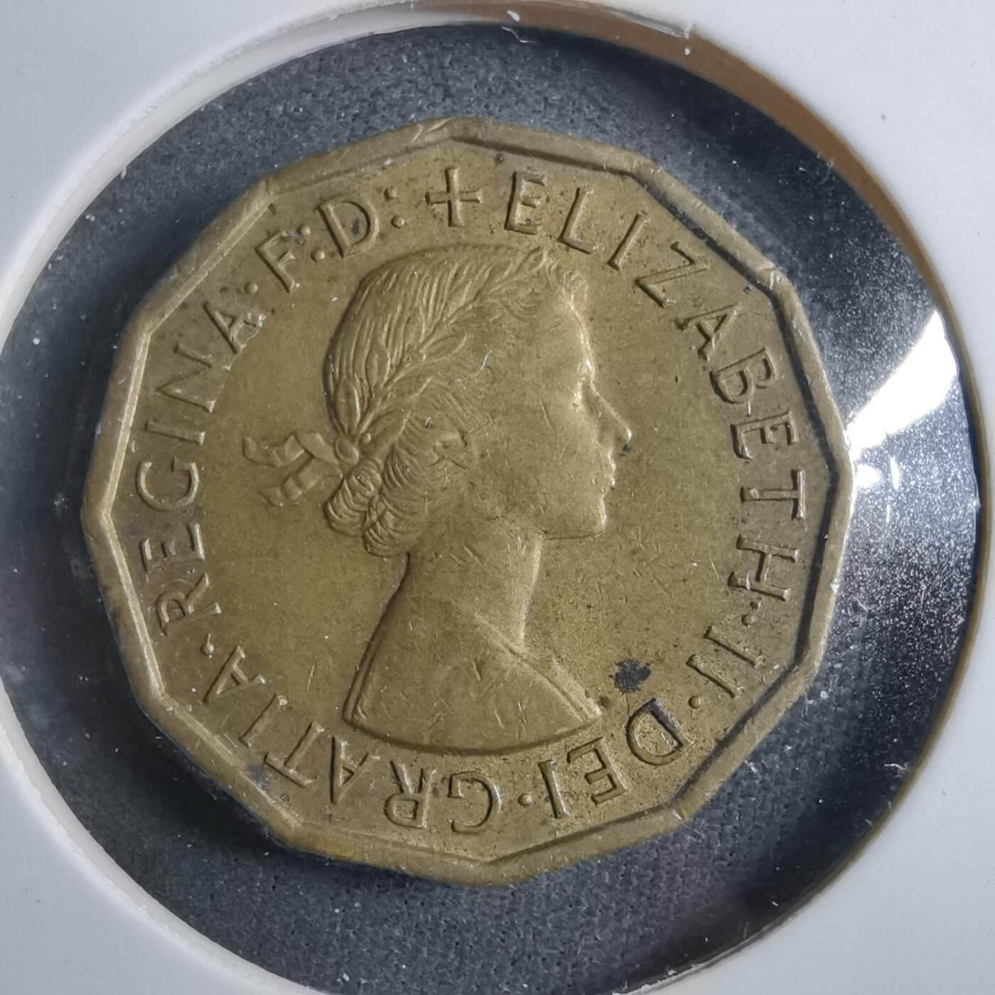 沼泽如烟--第902场 英国1966年3便士