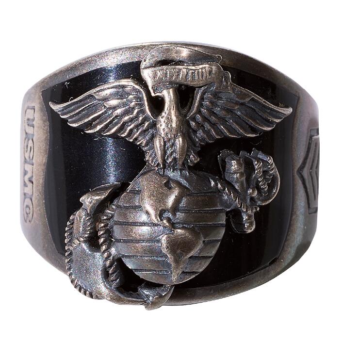 中新泰星2025年秋拍 徽章 纪念章及金银器专场 民国美国海军陆战队军官银质纪念戒指