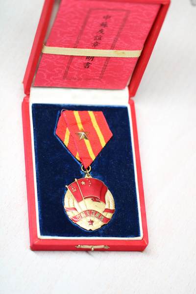 大猫徽章拍卖 第282期 - 中苏友谊纪念章