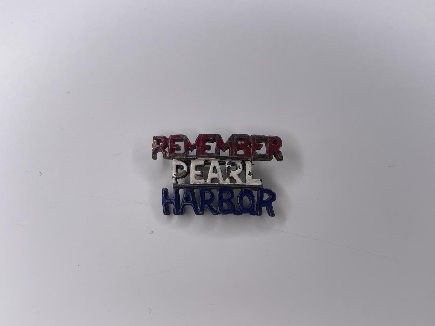 新时代收藏徽章红藏拍卖(第二十八场)  徽章纸品证书杂项 二战美军 记住珍珠港纪念章 铜制刷漆